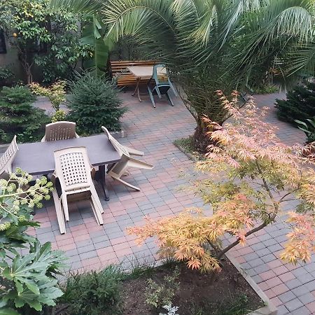 Guesthouse 97 In Batumi Exterior photo